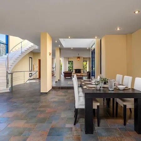 别墅 Themis Private Villa, Swimming Pool & Jacuzzi 伊利索斯