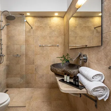 Themis Private Villa, Swimming Pool & Jacuzzi 别墅 *