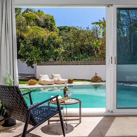 Themis Private Villa, Swimming Pool & Jacuzzi 别墅 *