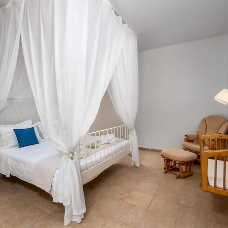 Themis Private Villa, Swimming Pool & Jacuzzi 别墅